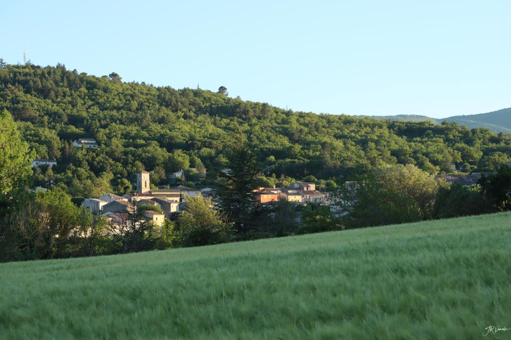 Studio Dans Le Luberon Cereste Luaran gambar