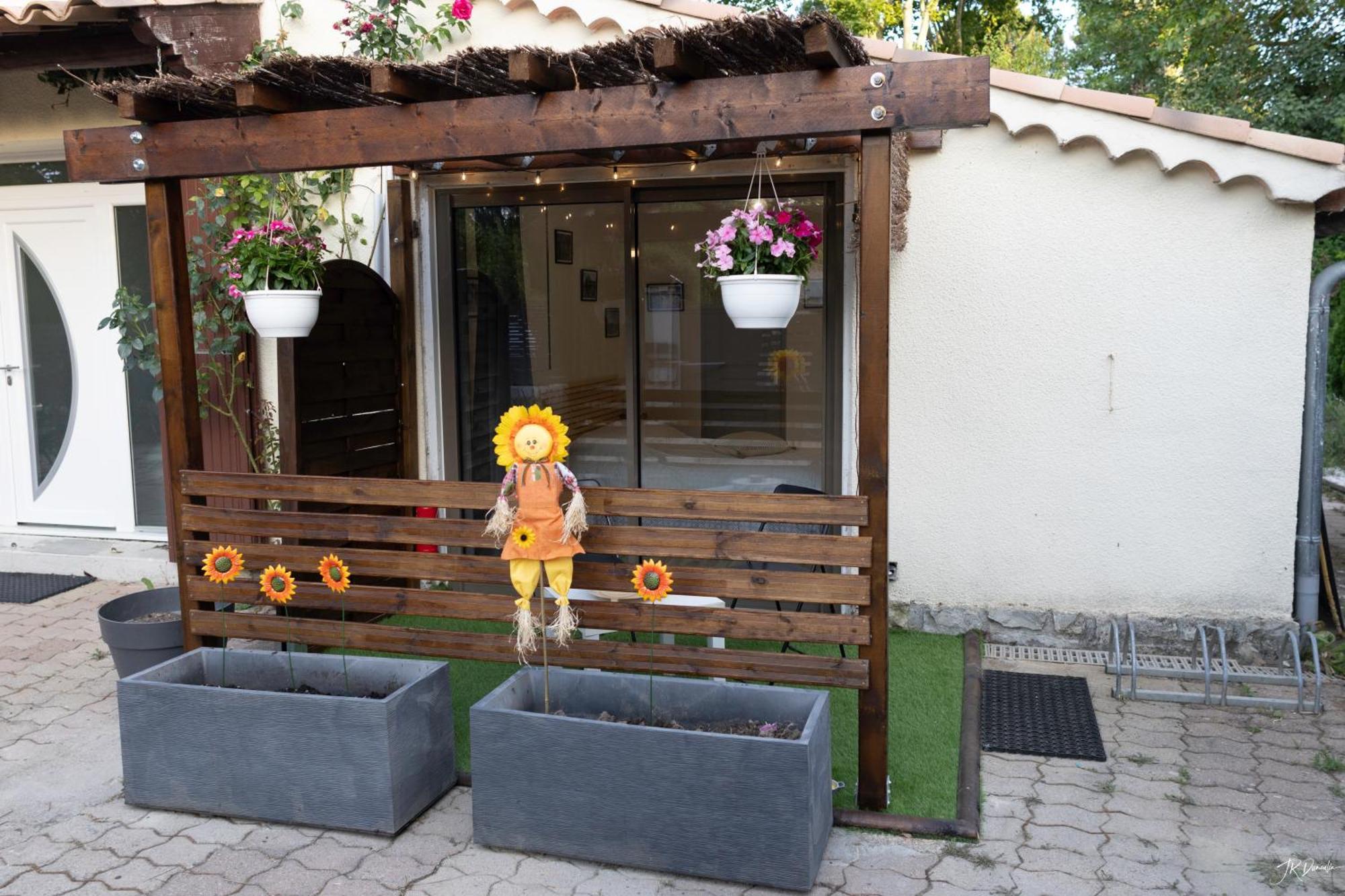 Studio Dans Le Luberon Cereste Luaran gambar