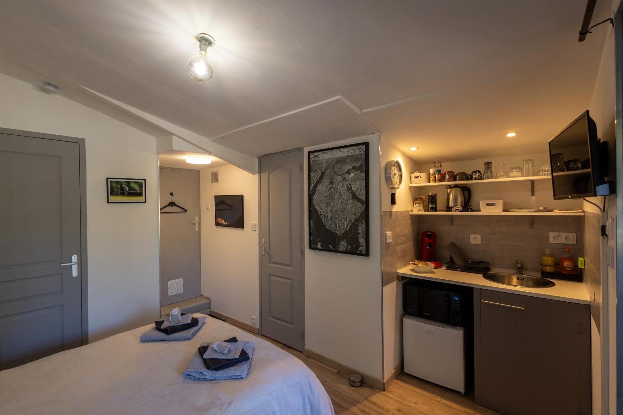 Studio Dans Le Luberon Cereste Luaran gambar