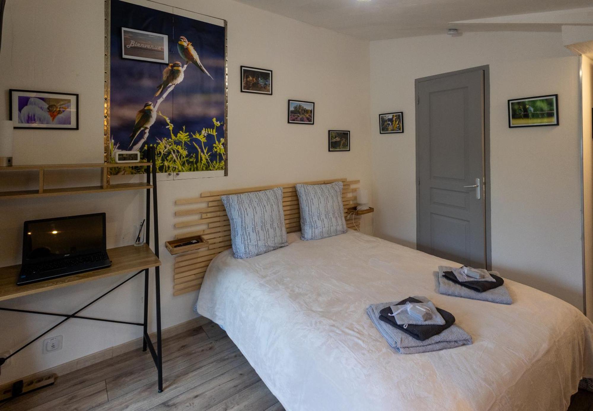 Studio Dans Le Luberon Cereste Luaran gambar